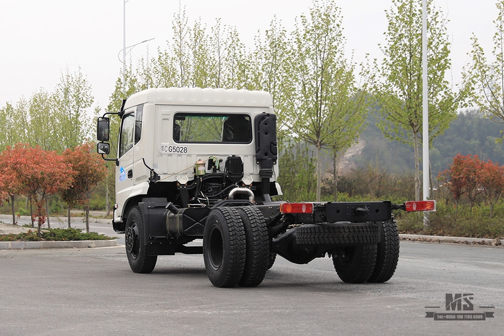 Dongfeng 4*2 แชสซีพร้อมยางคู่หลัง 190HP การแปลงแชสซีแบบแบนหนึ่งแถวครึ่งผู้ผลิต_ส่งออกแชสซีพิเศษ