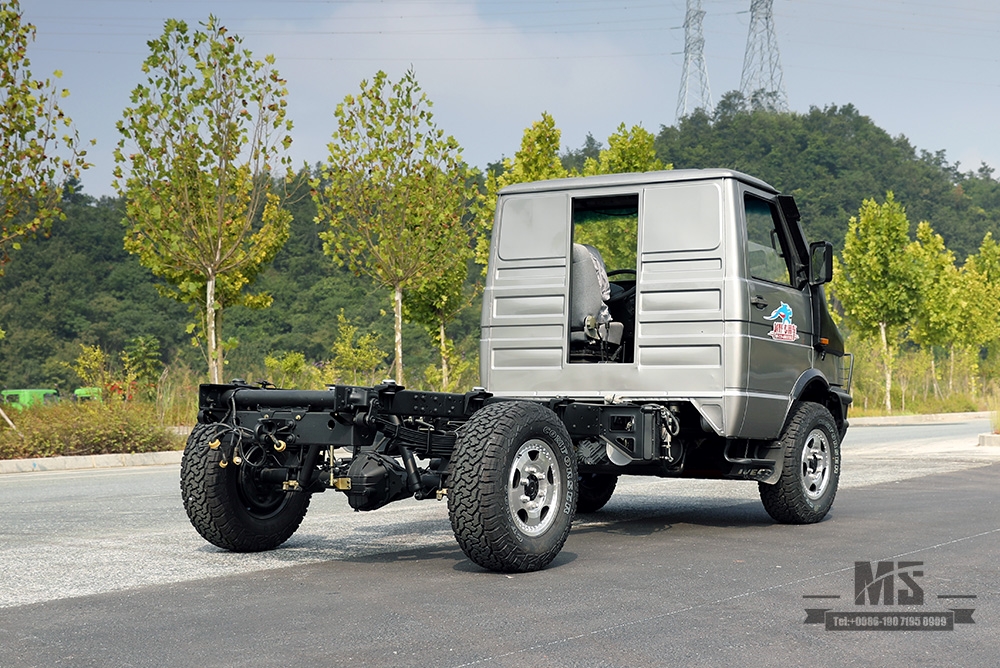 เงิน 113hp Iveco 4*4 แชสซี_ขับเคลื่อนสี่ล้อแชสซีขนาดเล็ก Iveco หัวสั้นแชสซี_4WD ส่งออกแชสซียานพาหนะพิเศษ 