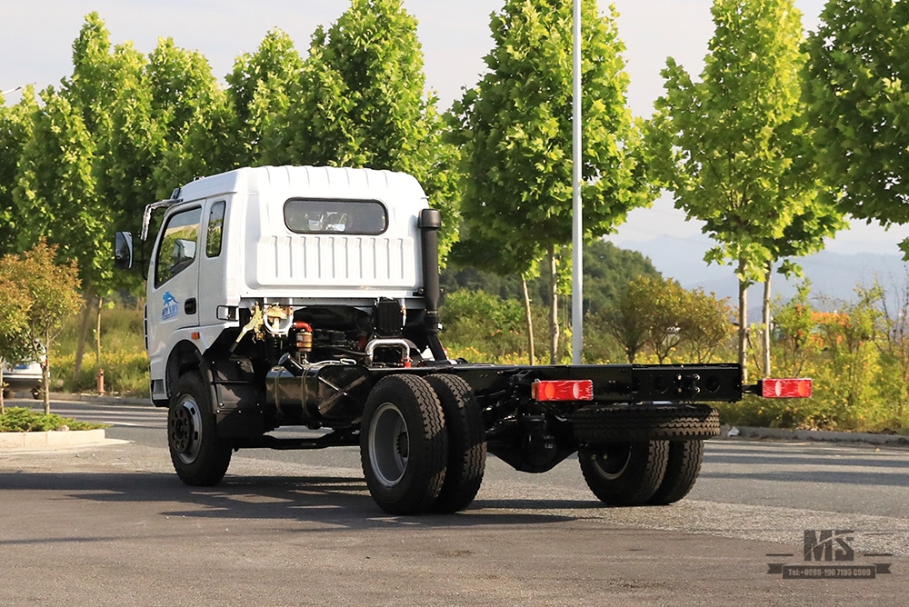 Dongfeng 4*2 แชสซี_170HP หนึ่งและครึ่งแถวการแปลงแชสซีแบบแบนผู้ผลิต_ส่งออกแชสซีพิเศษ