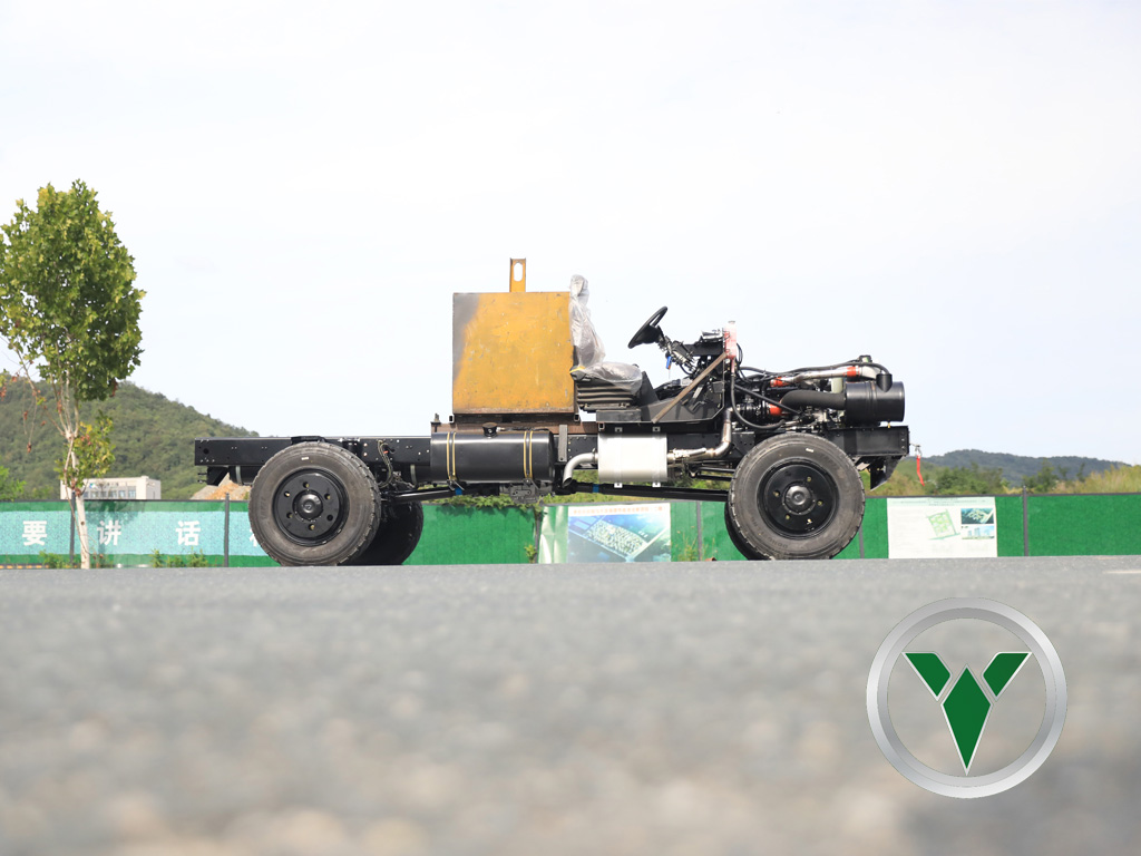แชสซี 8 ตัน 4x4 พร้อมความสงสัยด้านหน้าอิสระ | ความสามารถนอกถนนที่ไม่มีใครเทียบและความสะดวกสบายในการขับขี่