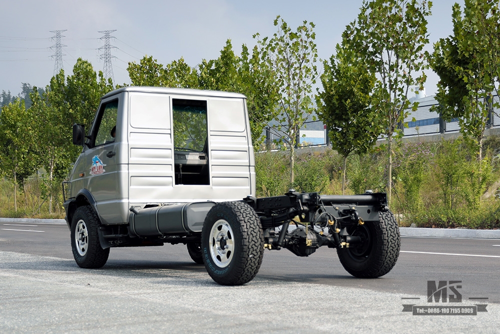เงิน 113hp Iveco 4*4 แชสซี_ขับเคลื่อนสี่ล้อแชสซีขนาดเล็ก Iveco หัวสั้นแชสซี_4WD ส่งออกแชสซียานพาหนะพิเศษ 