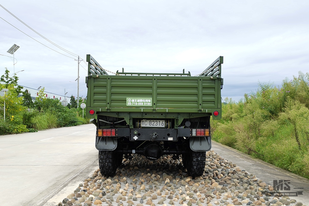 170 แรงม้า EQ2082 Dongfeng รถขับเคลื่อนหกล้อ _6*6 หัวแหลมแถวเดี่ยว รถบรรทุกพิเศษออฟโรด 6×6 แหลม 25Y รถบรรทุกส่งออกยานพาหนะพิเศษ