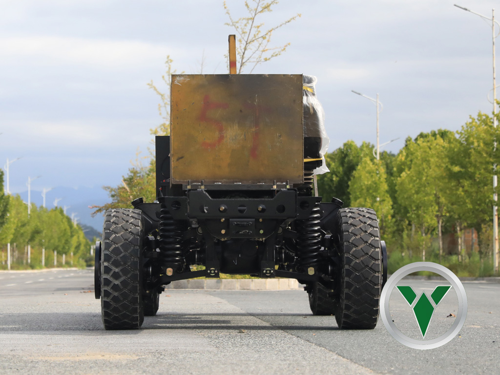 แชสซี 8 ตัน 4x4 พร้อมความสงสัยด้านหน้าอิสระ | ความสามารถนอกถนนที่ไม่มีใครเทียบและความสะดวกสบายในการขับขี่
