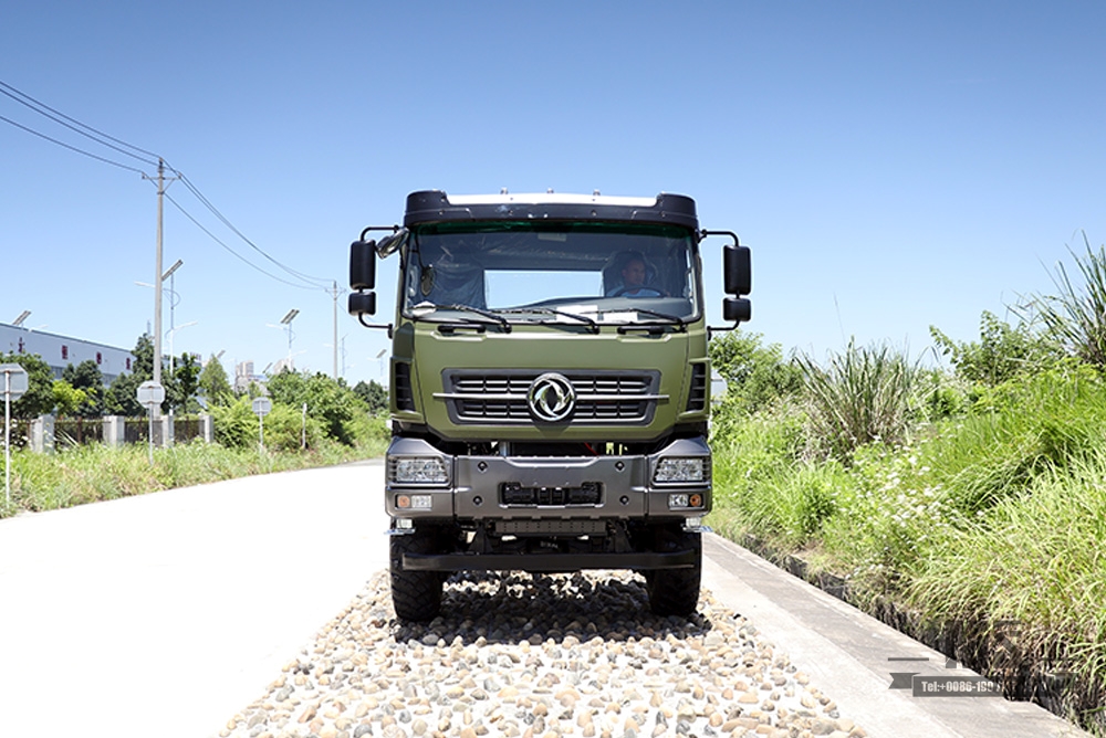 Dongfeng แชสซีขับเคลื่อนหกล้อ_6×6 340hp หัวแบนแชสซีรถบรรทุกสินค้าหนึ่งแถวครึ่งแชสซี_6*6 ส่งออกยานพาหนะพิเศษ