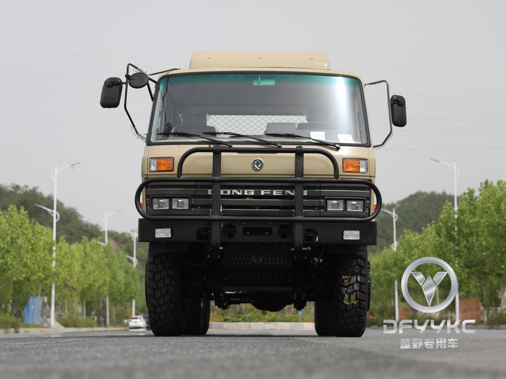 Donggfeng EQ2102N แชสซีรถบรรทุกออฟโรด-ยานพาหนะทะเลทรายสองแถวสองแถว | รุ่นส่งออก เครื่องปรับอากาศด้วยผ้าใบกันน้ำ