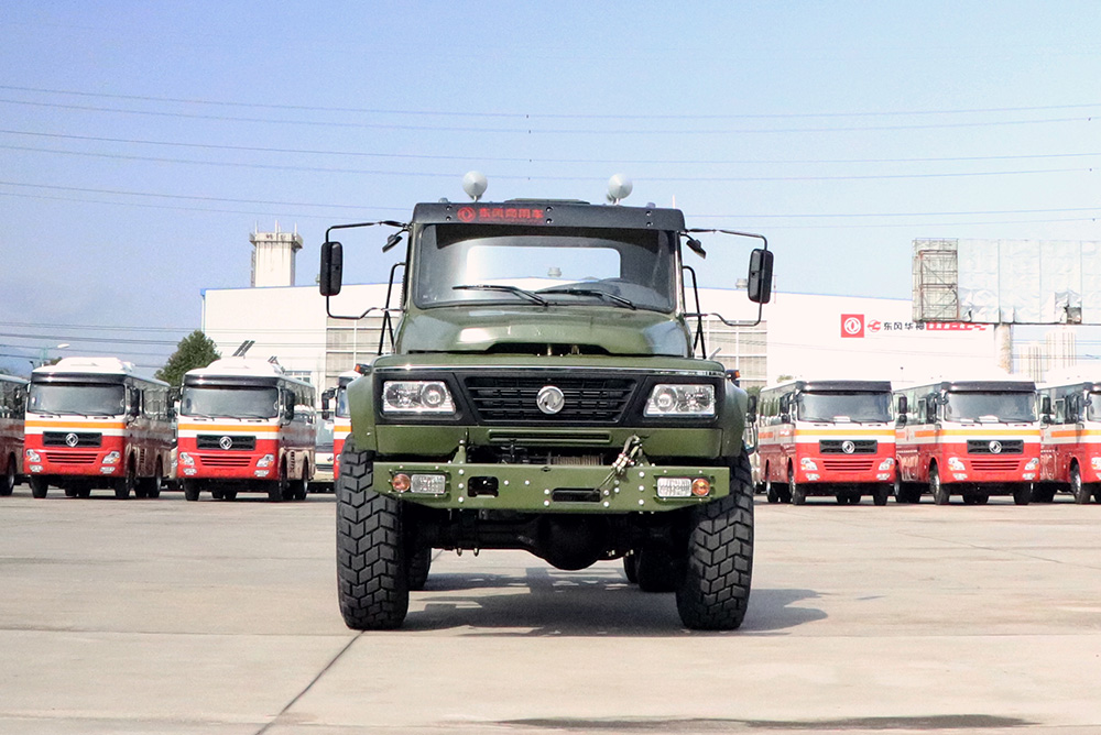 Dongfeng Army Green ขับเคลื่อนหกล้อ EQ2100 Chassis_6 * 6 190hp แชสซีรถบรรทุกหัวแหลมสำหรับขาย_Dongfeng ส่งออกแชสซียานพาหนะพิเศษ
