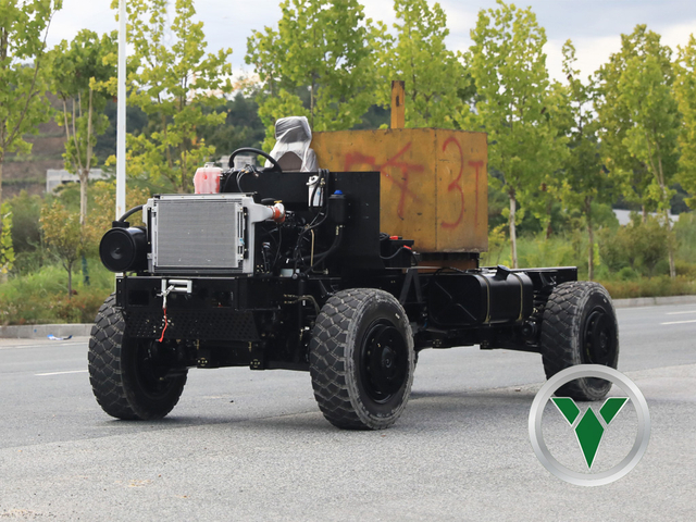 แชสซี 8 ตัน 4x4 พร้อมความสงสัยด้านหน้าอิสระ | ความสามารถนอกถนนที่ไม่มีใครเทียบและความสะดวกสบายในการขับขี่
