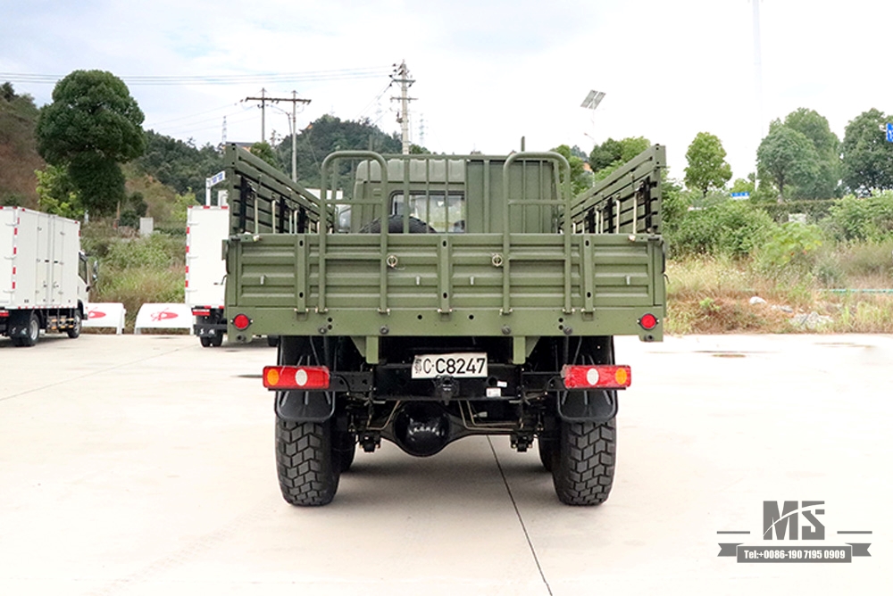 190hp รถขับเคลื่อนหกล้อ Dongfeng Off Road Truck _ 6 × 6 Dongfeng Flat Head รถบรรทุกขนส่งสินค้าหนึ่งแถวครึ่ง AWD 6 * 6 ยานพาหนะพิเศษส่งออก