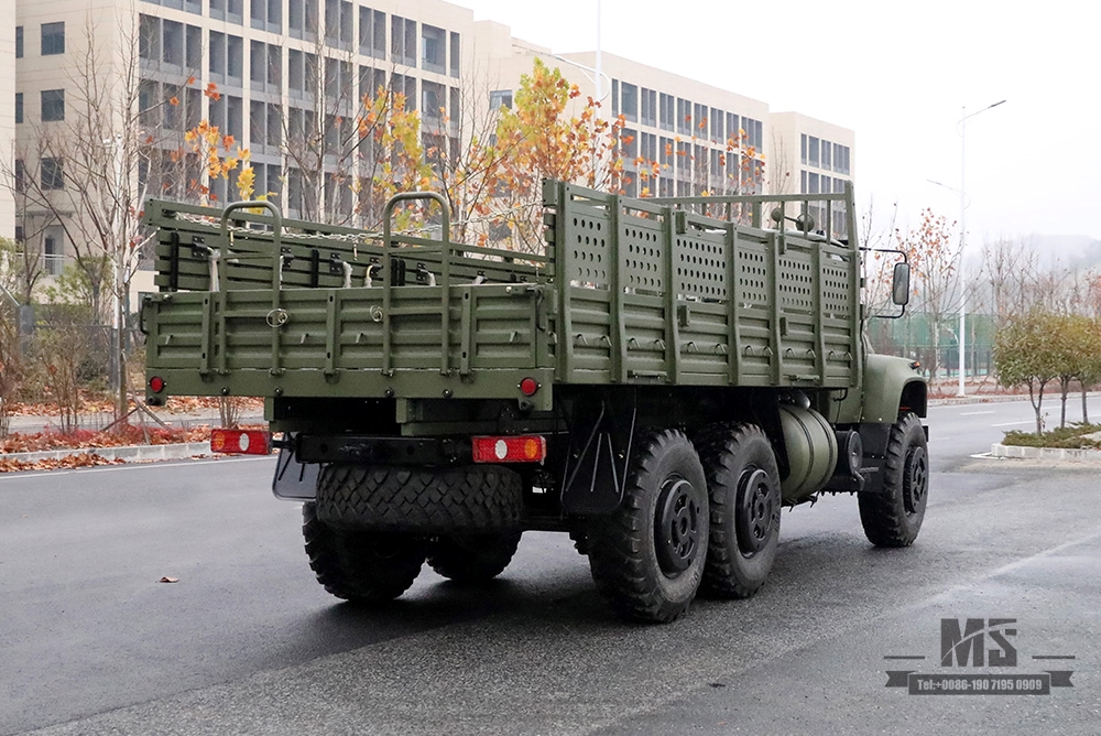 Dongfeng Army Green รถหกล้อ EQ2100 _6×6 190 hp Classic Pointed Head 3.5T รถบรรทุกออฟโรดสามเพลาสำหรับขาย_Dongfeng 245 Troop Carrier Export Special Vehicle 