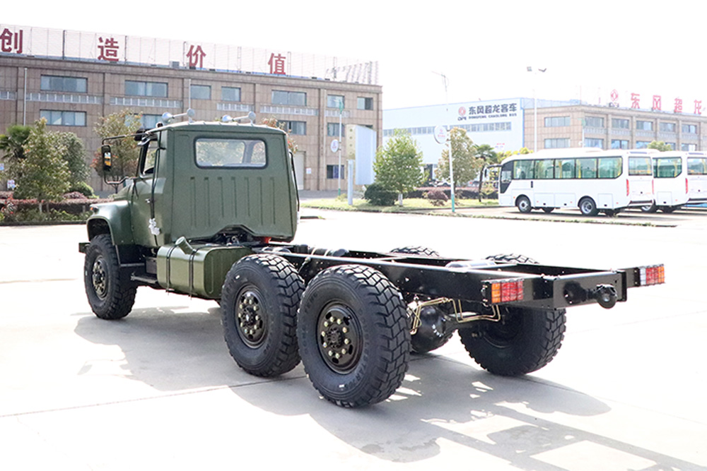 Dongfeng Army Green ขับเคลื่อนหกล้อ EQ2100 Chassis_6 * 6 190hp แชสซีรถบรรทุกหัวแหลมสำหรับขาย_Dongfeng ส่งออกแชสซียานพาหนะพิเศษ