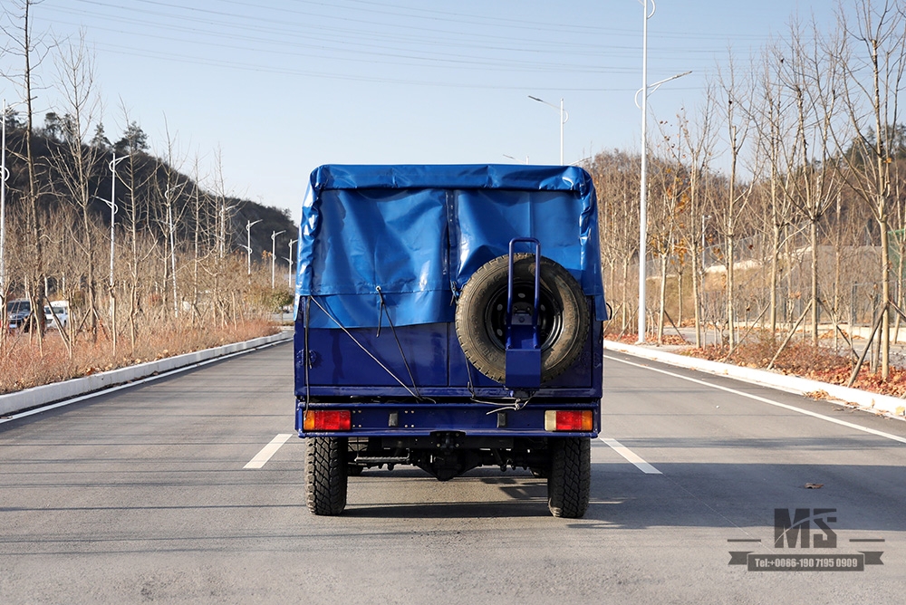 รถขับเคลื่อนสี่ล้อสีน้ำเงิน IVECO Off Road Truck_4 * 4 113hp รถบรรทุกขนาดเล็กแถวเดียวหัวสั้นพร้อมเสาผ้าใบกันน้ำ_ ส่งออกยานพาหนะพิเศษ