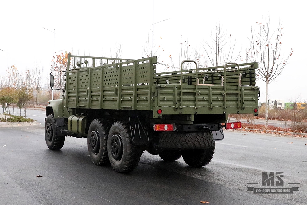 Dongfeng Army Green รถหกล้อ EQ2100 _6×6 190 hp Classic Pointed Head 3.5T รถบรรทุกออฟโรดสามเพลาสำหรับขาย_Dongfeng 245 Troop Carrier Export Special Vehicle 