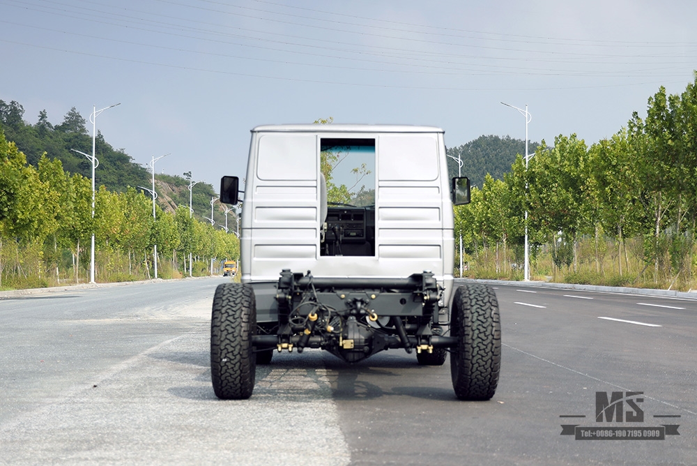 เงิน 113hp Iveco 4*4 แชสซี_ขับเคลื่อนสี่ล้อแชสซีขนาดเล็ก Iveco หัวสั้นแชสซี_4WD ส่งออกแชสซียานพาหนะพิเศษ 