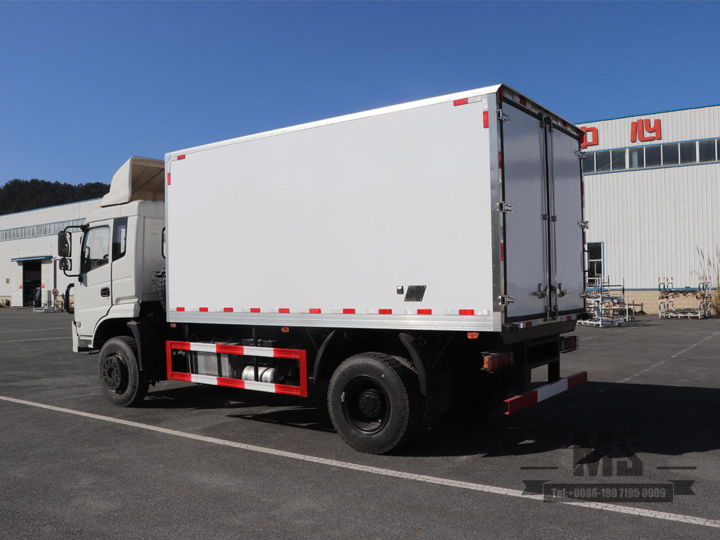 Dongfeng Tianjin รถบรรทุกตู้เย็นขับเคลื่อนสี่ล้อ25m³ Dongfeng Tianjin รถบรรทุกตู้เย็นออฟโรด |