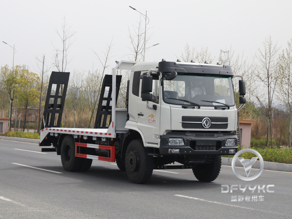 Dongfeng Semi-Cab รถขุดรถขนส่ง รถขุดลากบอร์ดเครื่องจักรเบ็ดรถบรรทุก Flatbed รถเทรลเลอร์แบบไฮดรอลิกบันไดรถเทรลเลอร์ 