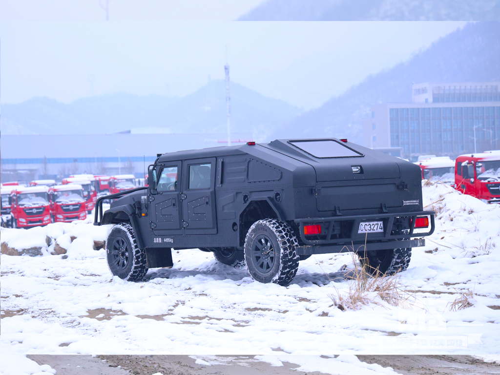 Dongfeng Mengshi 6 ตันขับเคลื่อนสี่ล้อ M50 ฮาร์ดคอร์ออฟโรด 