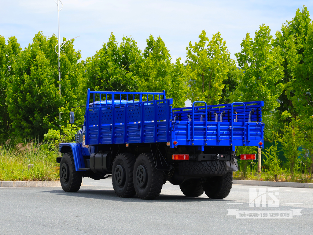 รถบรรทุกขนส่งสินค้าจมูกยาวขับเคลื่อนหกล้อ Dongfeng 10 ตันเฉพาะส่งออกพร้อมเครื่องยนต์ 190 แรงม้า