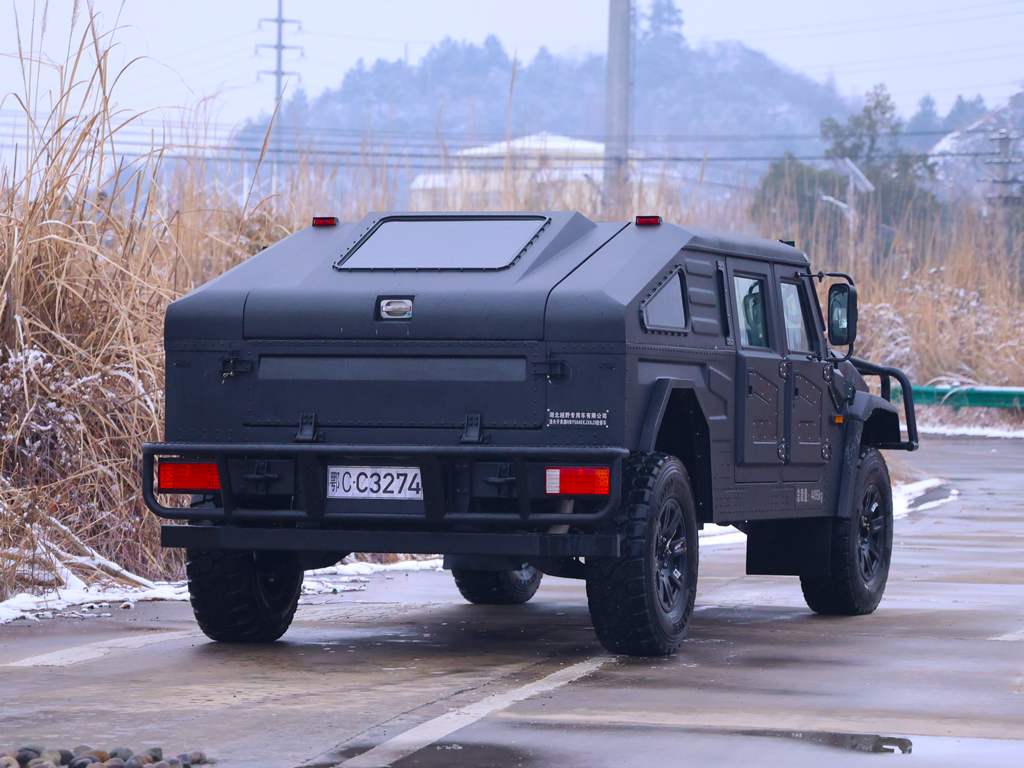 Dongfeng Mengshi 6 ตันขับเคลื่อนสี่ล้อ M50 ฮาร์ดคอร์ออฟโรด 